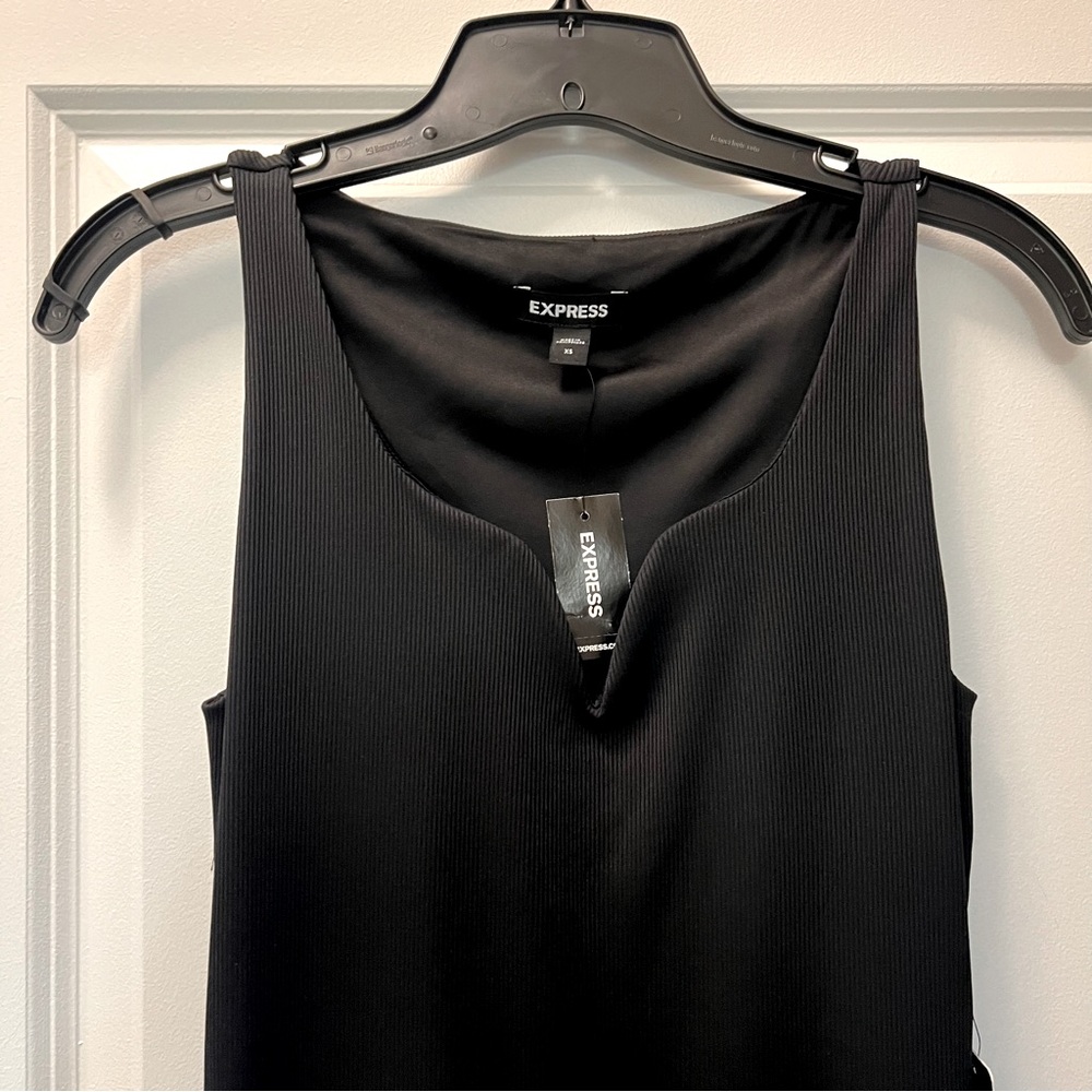 NWT EXPRESS Body Contour Ribbed V-Wire Ruffle Dress-Black - Picture 4 of 13